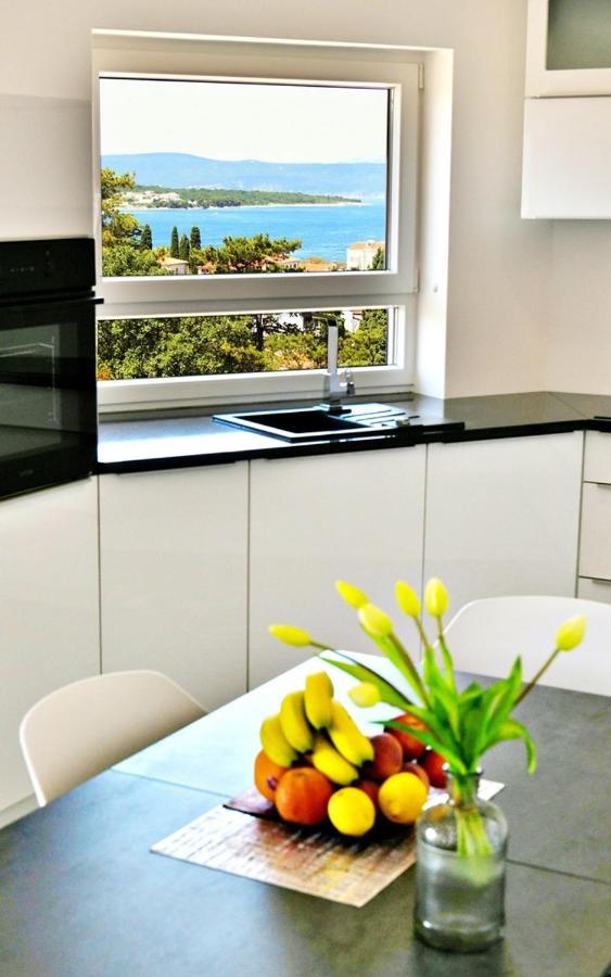 Apartments Mary Malinska Bagian luar foto