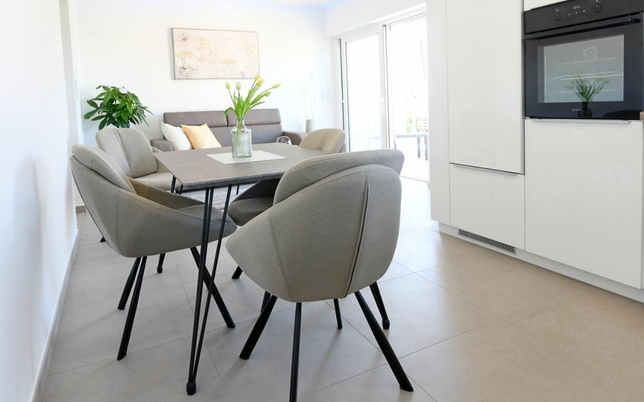 Apartments Mary Malinska Bagian luar foto