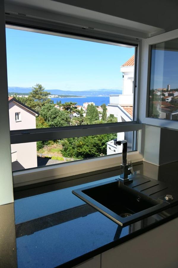 Apartments Mary Malinska Bagian luar foto