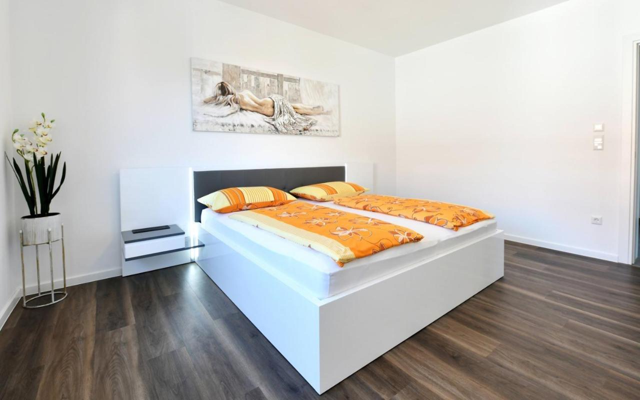 Apartments Mary Malinska Bagian luar foto